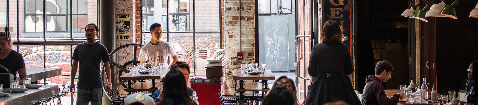 Psykologiske tricks: Sådan får restauranterne dig til at købe mere